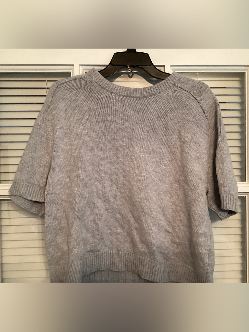 Abercrombie & Fitch Light Gray Short-Sleeve Crewneck Sweater